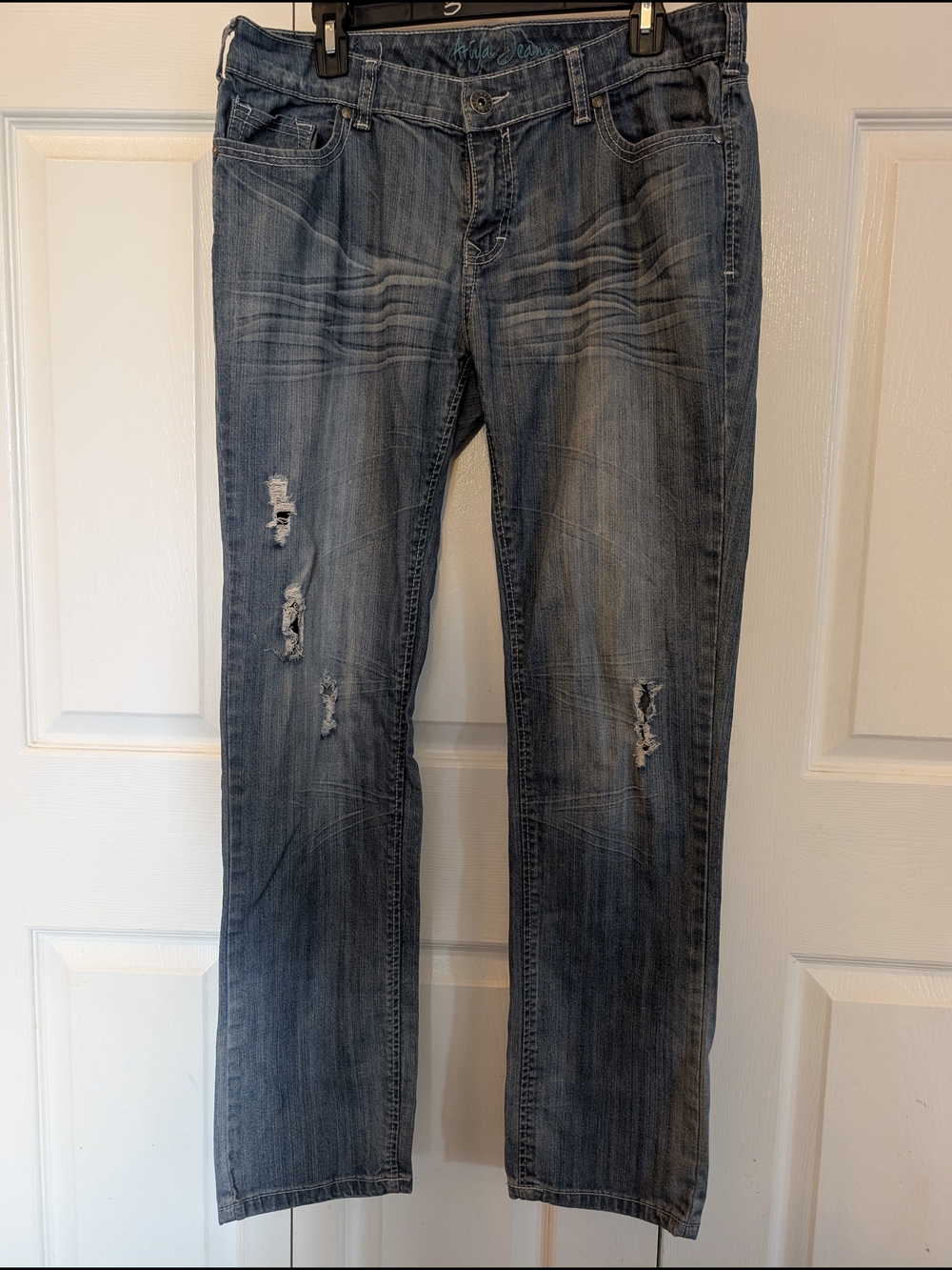 Ariya Jeans Distressed Y2K Straight Leg Jeans Size 15/16